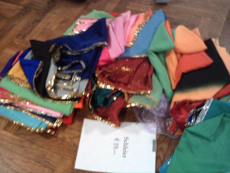 Schleier zum Verkauf am Fest in Rehhof